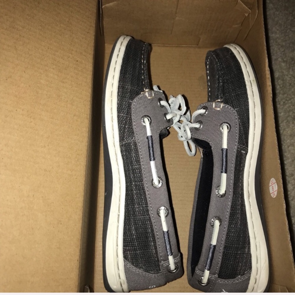 Women’s sperry boat shoes